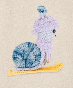 Alternative view of kit amigurumi caracol DMC – Kit de crochet caracol esquiador nivel intermedio